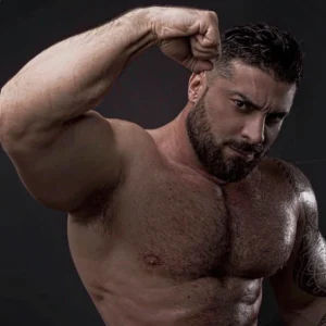 italian-muscle-hunk-fabio-di-domizio-v0-kbyg6r3zkdhe1